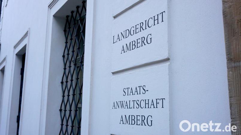 Die Staatsanwaltschaft Amberg hat vor dem Landgericht Anklage gegen einen Polizeibeamten aus dem Landkreis Schwandorf erhoben. Symbolbild: jut