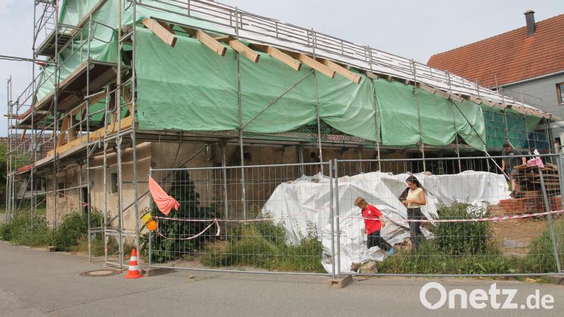 Svenja Jander macht ihre Runde auf der Baustelle in Reichenau. Bild: pi