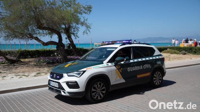 Die spanische Polizeieinheit Guardia Civil hat auf Teneriffa einen Deutschen unter dem Verdacht festgenommen, seine Mutter erschossen zu haben. Bild: Clara Margais/dpa