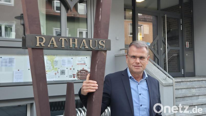 Karlheinz Budnik (CSU) ist seit 2014 Bürgermeister von Windischeschenbach. Am 8. März stellt er sich für dieses Amt zum dritten Mal zur Wahl. Bild: Lowak