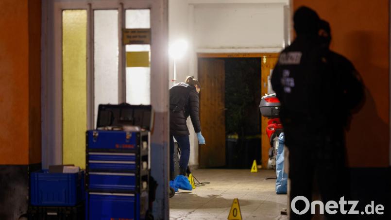 Die Polizei geht derzeit davon aus, dass die beiden Männer sich kannten. Bild: News5/David Oßwald/NEWS5/dpa