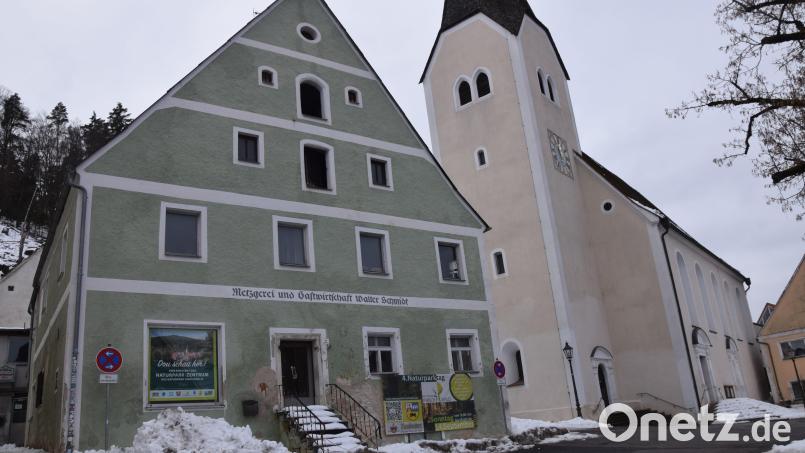 Neben dem Bau der Feuerwehrgerätehäuser in Adertshausen, Allersburg und Ransbach ist der Baubeginn des Naturparkzentrums am Marktplatz in Hohenburg (Bild) im Frühjahr geplant. Bild: Paul Böhm