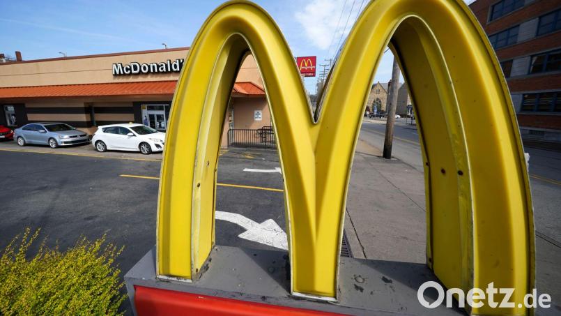 Bei McDonald's in den USA soll Kaviar zu Nuggets verschenkt werden - aber nur für wenige. (Archivbild) Bild: Gene J. Puskar/AP