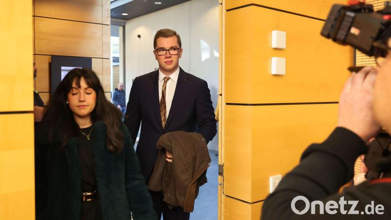 Der AfD-Politiker Halemba war im Oktober 2023 als damals jüngster Abgeordneter in den bayerischen Landtag gewählt worden.  Er gilt als Rechtsaußen in der bayerischen AfD. (Archivbild) Bild: Daniel Löb/dpa