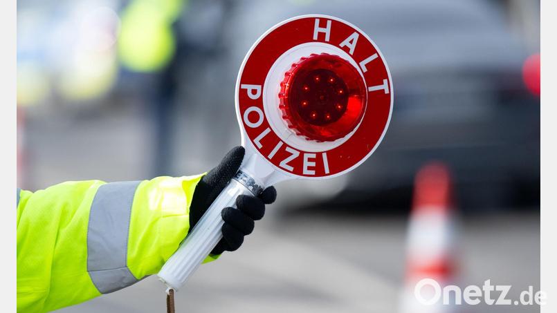 Das Geld wurde bei einer Verkehrskontrolle im Wagen des Mannes gefunden. (Symbolbild) Bild: Sven Hoppe/dpa