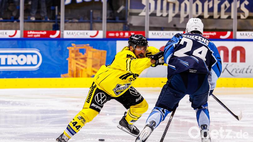 Zack Dybowski wurde für seinen brutalen Check gegen Fabian Voit am vergangenen Sonntag für zwei Spiele von der Liga gesperrt. Bild: Werner Moller