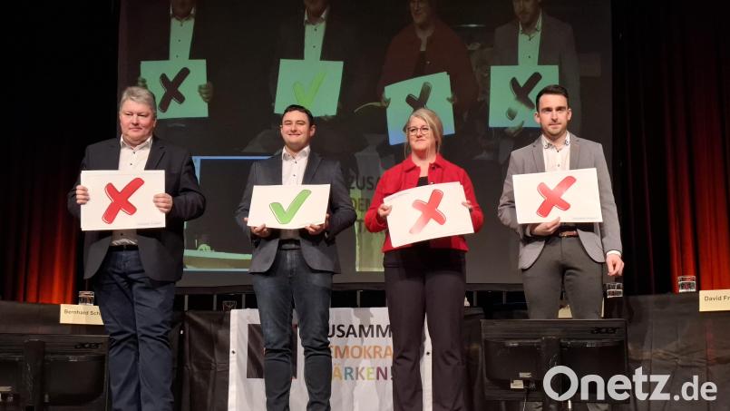 Bei den Speed-Runden mussten die Kandidaten schnell eine Antwort finden und geben. Bild: esc