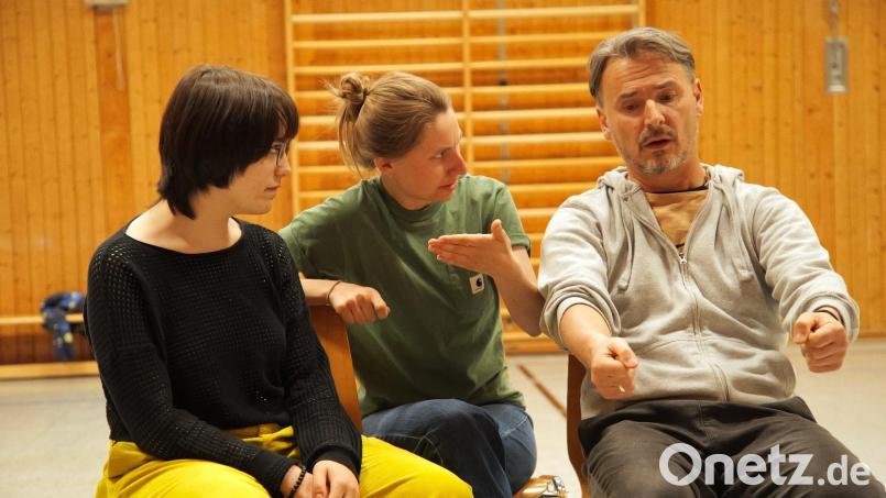 Noch ist der Zweckverband für die neue Kultureinrichtung nicht gegründet. Doch die Proben bei der Stadtbühne Vohenstrauß laufen bereits. Bild: Veronika Ostermeier