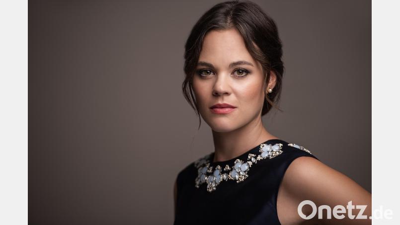 Die gefeierte Sopranistin Regula Mühlemann gibt ihr Debüt bei den "Weidener Meisterkonzerten". Bild: Shirley Suarez/exb