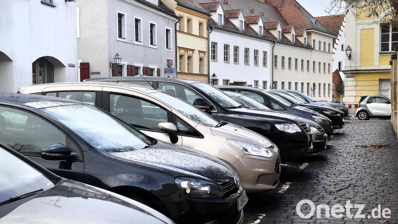 Das Parken in Amberg ist immer ein Garant für viele Diskussionen. Jetzt wurde im Verkehrsausschuss ein neues Parkraumkonzept vorgestellt, aber nicht beschlossen. Archivbild: Petra Hartl
