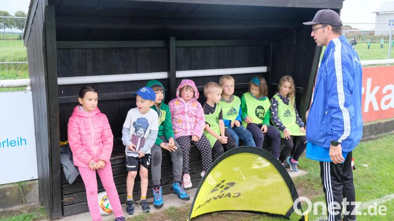 Feuer und Flamme sind die Kids, wenn zum Weltkindertag auch der Fußball ruft. Der FC Tremmersdorf/Speinshart bindet diesen Tag in das Ferien-Kinderprogramm der Gemeinde ein. Bild: do