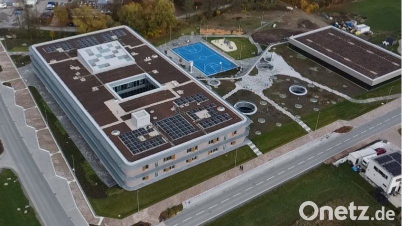 Die Realschule Kemnath stellt sich als moderne Bildungseinrichtung vor. Bild: Walter Thurn