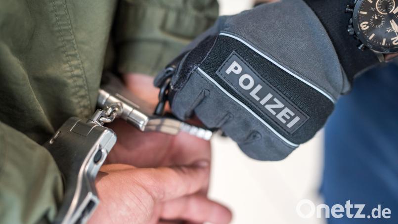 Das Amtsgericht Amberg schickte einen Mann wegen sexueller Belästigung für ein halbes Jahr ins Gefängnis. Symbolbild: Alexandra Stolze