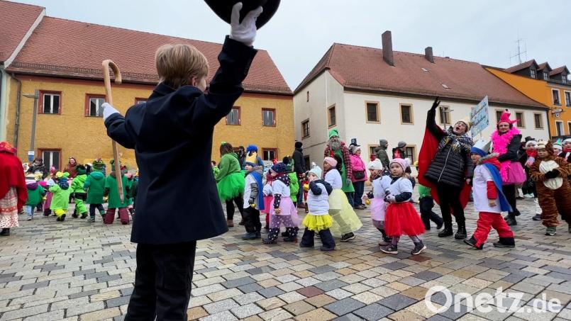 In Hirschau steigt am Samstag, 7. Februar, der einzige Kinderfaschingszug in der Oberpfalz. Archivbild: Heike Unger