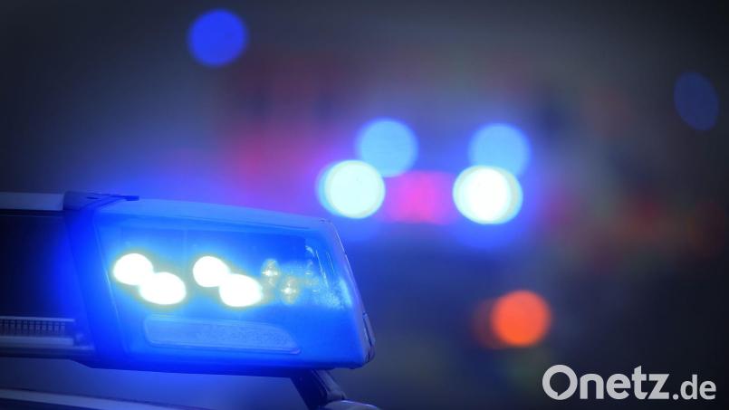 Das Fluchtauto wurde von mehreren Polizeistreifen verfolgt. (Symbolbild) Bild: Karl-Josef Hildenbrand/dpa