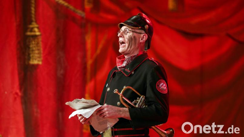 Norbert Neugirg von der "Altneihauser Feierwehrkapell'n" zog beim Frankenfasching in Veitshöchheim kräftig vom Leder. Das Publikum liebte ihn für seine Sprüche. Archivbild: David Ebener