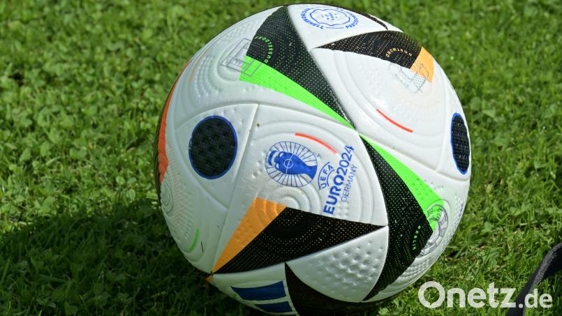 Beim TSV Nittenau rollt kommende Saison der Ball unter einem neuen Trainer. Symbolbild: Hubert Ziegler