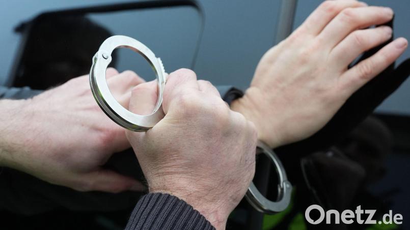 Der Verdächtige sitzt inzwischen in Untersuchungshaft. (Symbolbild) Bild: Marcus Brandt/dpa