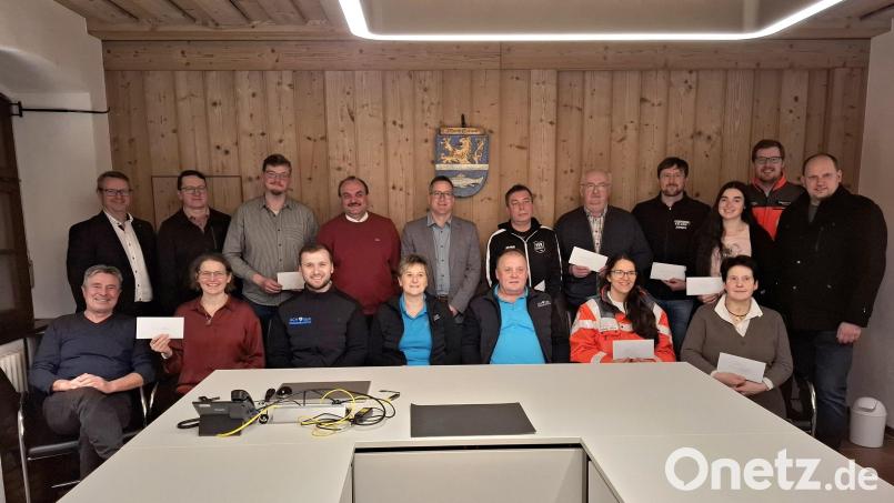 Insgesamt sechs Organisationen durften sich über eine Spende in Höhe von jeweils 833,33 Euro freuen. Bild: gz
