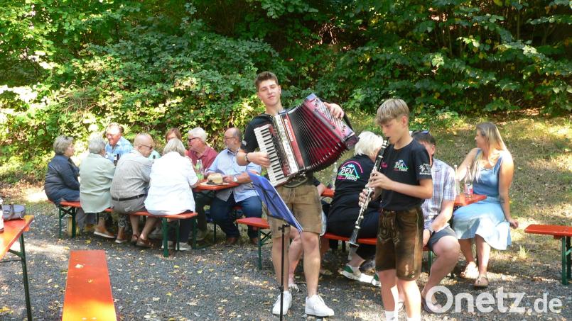 Ben und Tim Paule sorgten für gute Unterhaltung beim Bierkellerkonzert. Bild: mh