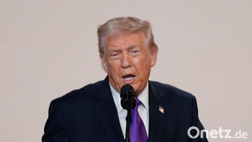 Vor dem Hintergrund der jüngsten Verhandlungen mit dem Iran erhöht der US-Präsident den Druck. (Archivbild) Bild: Alex Brandon/AP/dpa