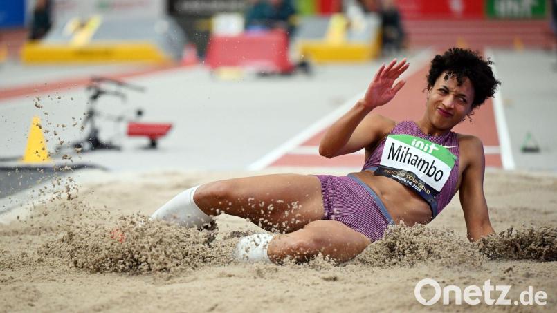 Für Weitspringerin Malaika Mihambo lief es in Karlsruhe nicht optimal. (Archivbild) Bild: Uli Deck/dpa