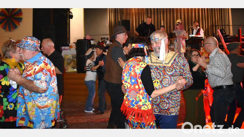Die Tanzfans kamen beim Grafenwöhrer Kolpingsball auf ihre Kosten. Bild: rgr