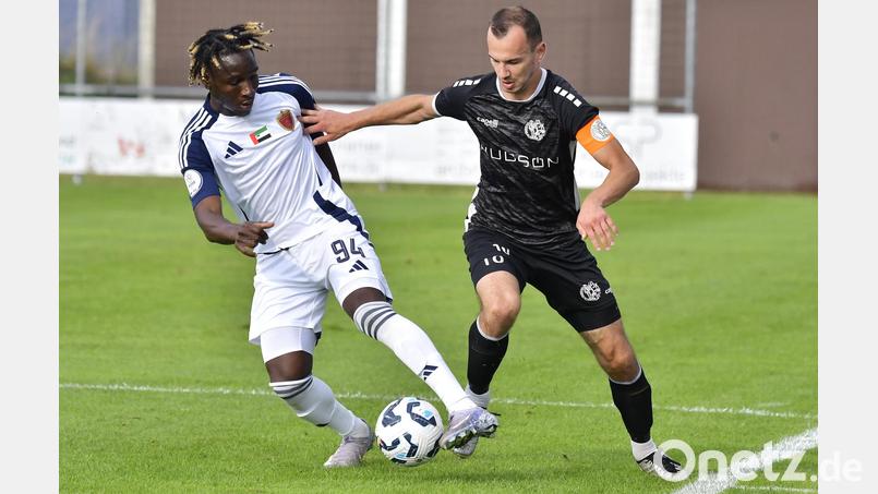Timo Kohler (rechts) erzielte den Ehrentreffer für die DJK Gebenbach. Archivbild: Hubert Ziegler