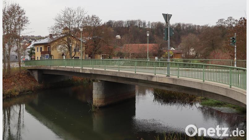 Die Vilsbrücke in Rieden muss saniert werden. Das wird in der nächsten Wahlperiode sicher ein großes Thema werden. Bild: mrr