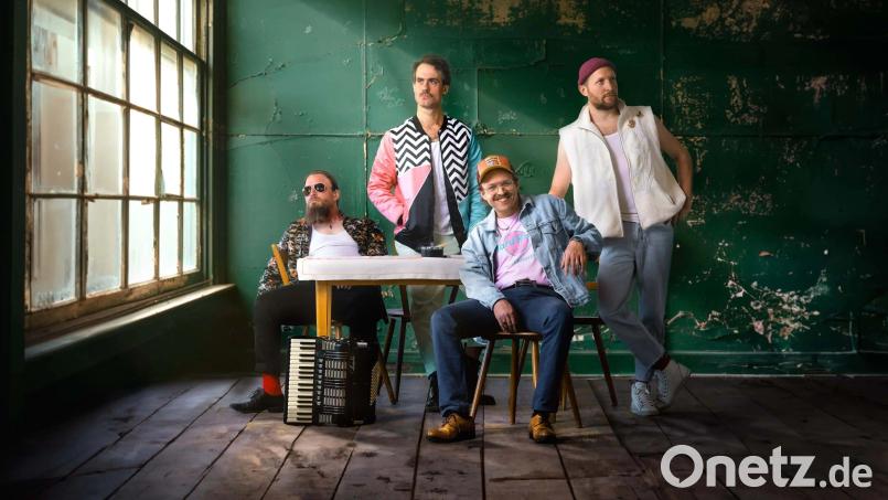 Gankino Circus ist mit dem neuen Programm „Das Gegenteil von Rock 'n 'Roll“ am Samstag, 14. März, um 20 Uhr im Capitol in Sulzbach-Rosenberg zu Gast. Bild: Gregor Wiebe/exb