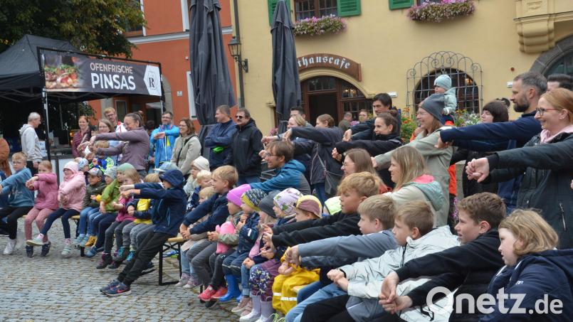 Zu vielen Mitmach-Aktionen waren die Zuschauer am Familienerlebnissonntag eingeladen. Und sie machten bestens und gut gelaunt mit. Bild: dob