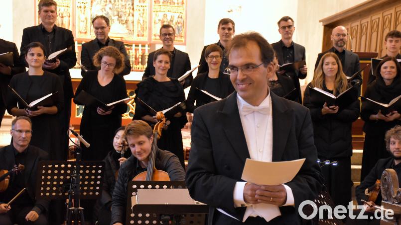 Chorleiter und Dirigent Professor Matthias Beckert und der Kammerchor Cantabile freuen sich wieder auf ein Comeback in Tirschenreuth, der Heimat von Ehefrau Andrea Beckert, die im Chor auch mitsingt. Archivbild: ubb