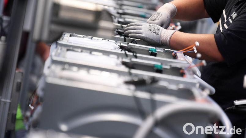 Zweistelliges Auftragsplus im Dezember und auch im Gesamtjahr 2025 mehr Bestellungen als ein Jahr zuvor: In der Elektroindustrie kommen nimmt die Hoffnung zu. (Symbolbild) Bild: Ralf Hirschberger/dpa-Zentralbild/dpa