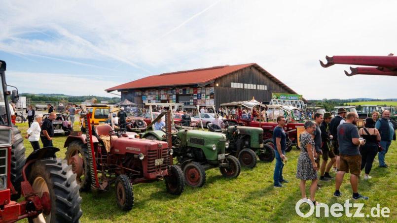 Großer Andrang bei der Bulldog- und Oldtimerschau. Bild: Stock Hannes