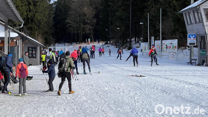 Dank des herrlichen Winterwetters und bestens präparierter Loipen herrschte im Skilanglaufzentrum auf der Silberhütte in dieser Saison immer wieder Hochbetrieb. Seit 23. November ist ohne Unterbrechung Wintersport möglich. Bild: Manfred Gleißner