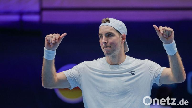 Jan-Lennard Struff steht beim Tennis-Turnier in Rotterdam im Achtelfinale. Bild: Rolf Vennenbernd/dpa