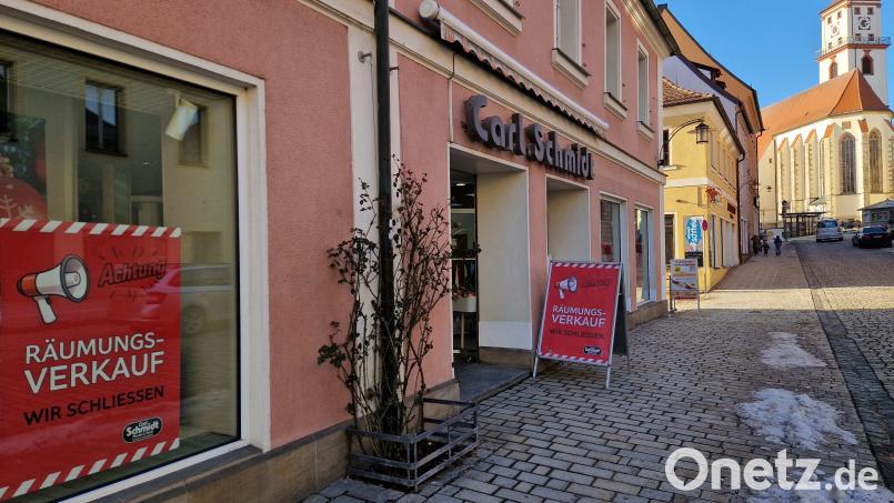 Derzeit läuft bei Carl Schmidt in Sulzbach-Rosenberg der Räumungsverkauf wegen Geschäftsaufgabe. Bild: Tobias Gräf