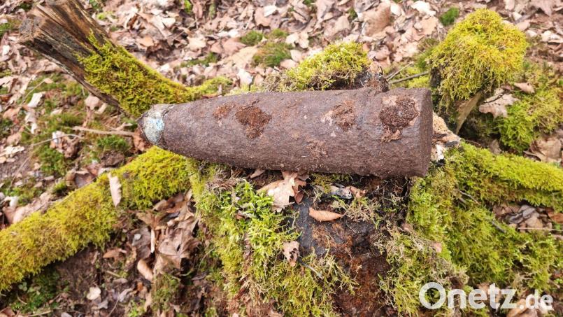 Die Sprenggranate stammt nach Angaben der Polizei vermutlich aus dem Zweiten Weltkrieg. (Symbolbild) Bild: -/Polizei Unterfranken/dpa