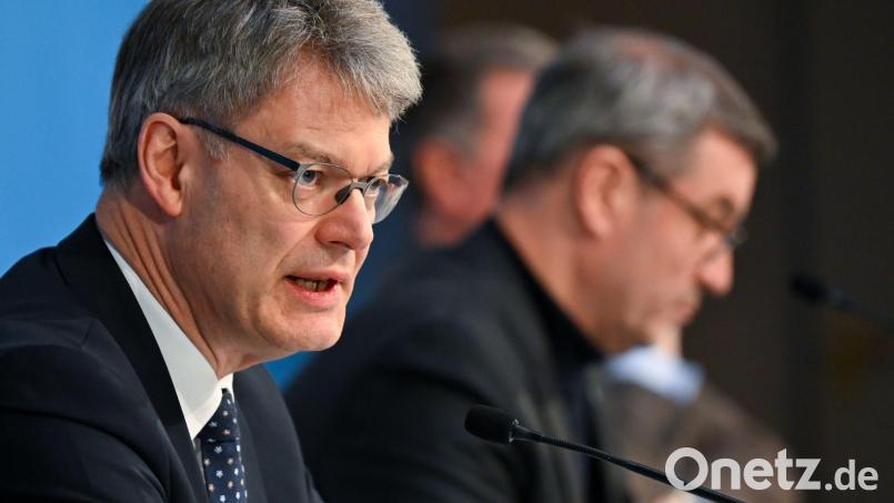 Bundesverkehrsminister Patrick Schnieder brachte auch viel Geld nach Bayern mit. Bild: Sven Hoppe/dpa