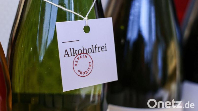 Weine mit kaum oder weniger Alkohol bekommen in der EU Kennzeichnungsvorgaben. (Symbolbild) Bild: Oliver Berg/dpa/dpa-tmn