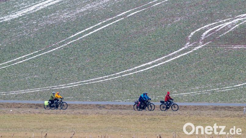 Der Dienstag startet mit Frost und mancherorts Nebel. Am Mittwoch droht wieder örtlich Glatteis durch überfrierende Nässe. Bild: Pia Bayer/dpa