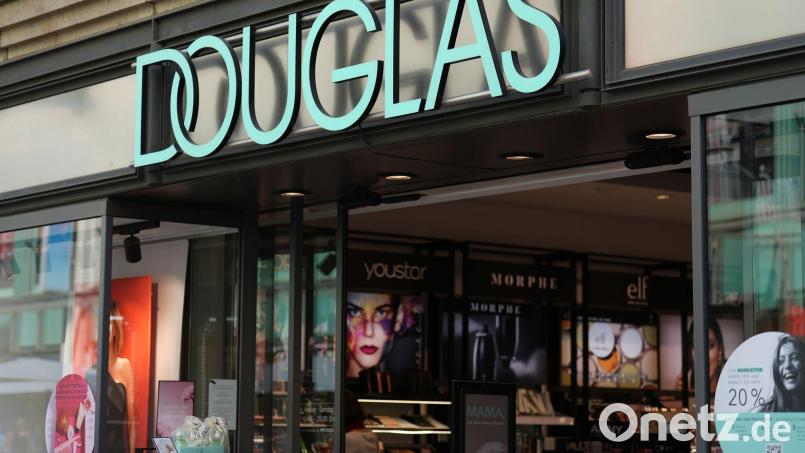 Die Parfümeriekette Douglas hat in Deutschland etwa 340 Filialen. Bild: Marcus Brandt/dpa
