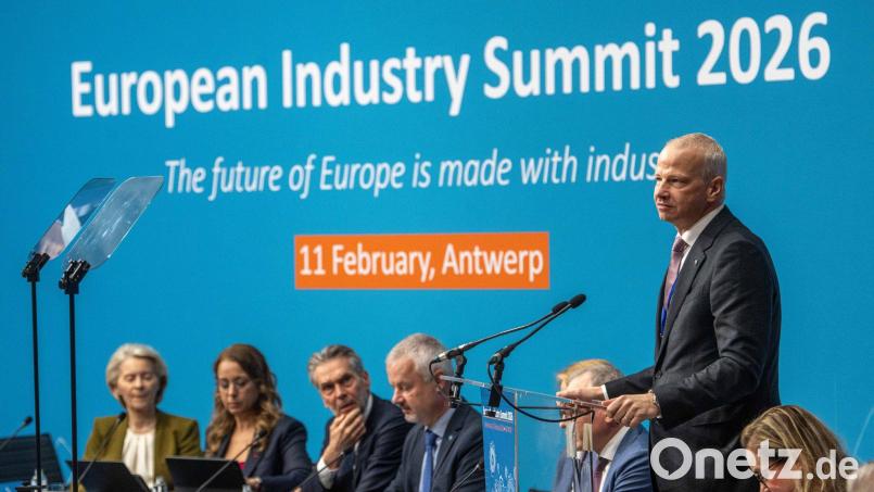 BASF-Chef Markus Kamieth zeigte sich unzufrieden mit der Bild: Jonas Roosens/Belga/dpa