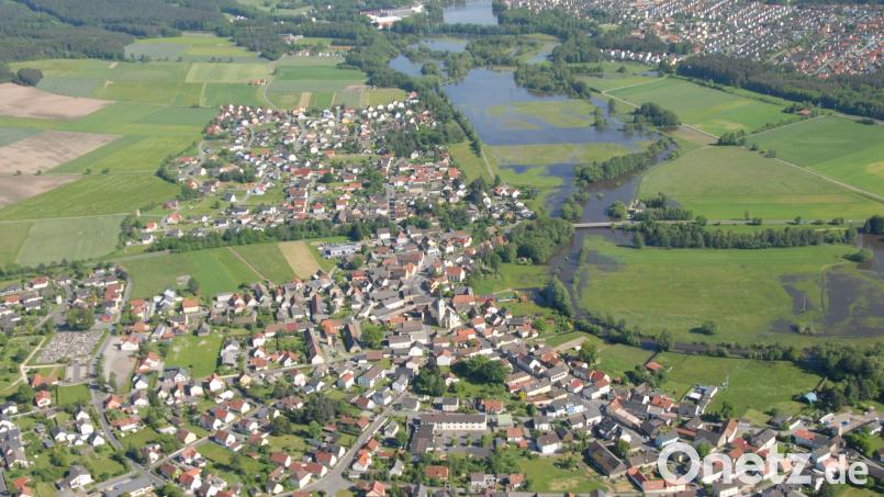 Fünf Listen und zwei Bürgermeisterkandidaten treten in Mantel zur Wahl an. Einig sind sich alle, dass unter anderem die Umgestaltung der Ortsmitte in den nächsten Jahren angegangen werden muss. Archivbild: Michael Ascherl