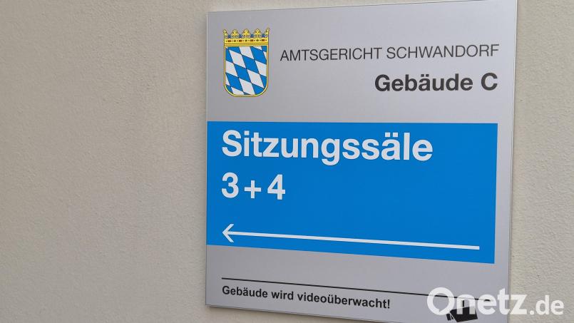 Ein am Amtsgericht Schwandorf angesetzter Prozess wegen Misshandlung Schutzbefohlener kann nicht beginnen. Bild: Hösamer