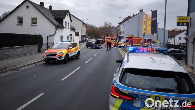 In Grafenwöhr kam es zu einem Frontalzusammenstoß zweier Autos. Bild: Jürgen Masching