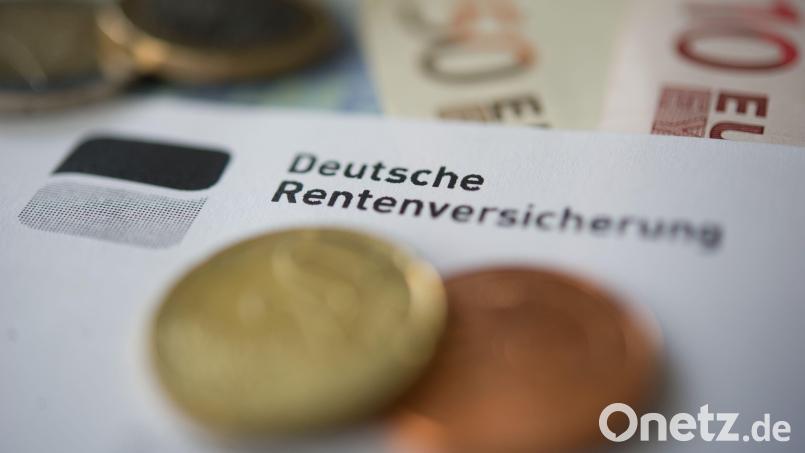 Frührente statt Kündigung? Was es rechtlich und real damit auf sich hat. Symbolbild: Marijan Murat/dpa