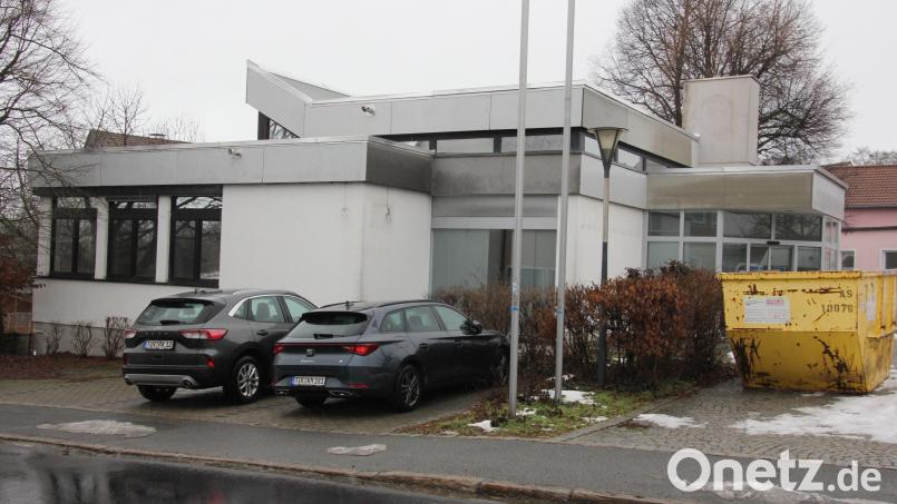 Aus diesem Leerstand, einem ehemaligen Bankgebäude, soll eine moderne Zahnarztpraxis entstehen. Bild: Konrad Rosner