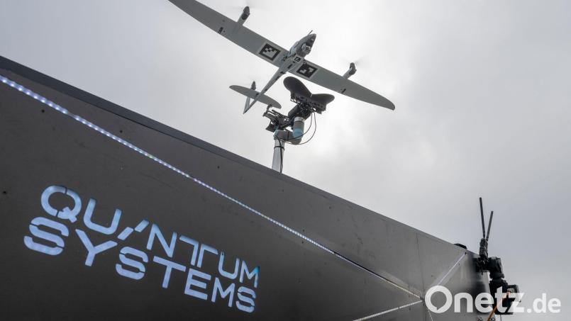 Die von Quantum Systems hergestellte Aufklärungsdrohne "Vector AI" (Archiv) Bild: Peter Kneffel/dpa