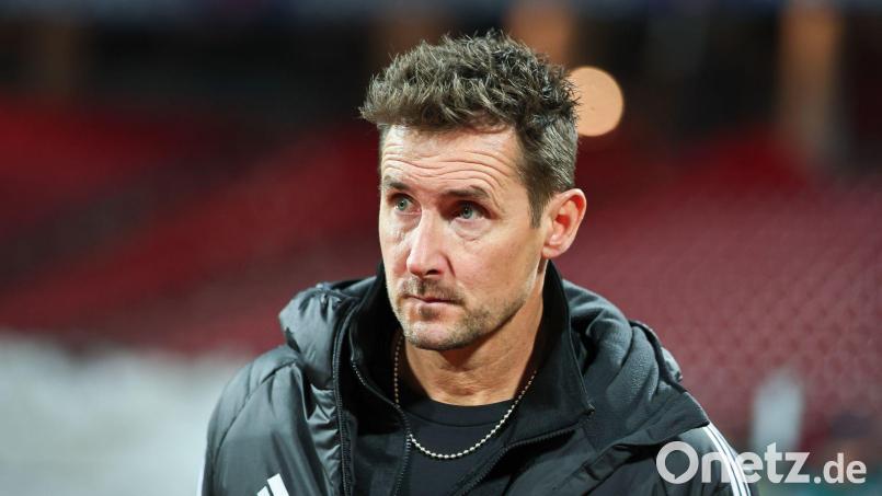Miroslav Klose bleibt Trainer des 1. FC Nürnberg. Bild: Daniel Karmann/dpa